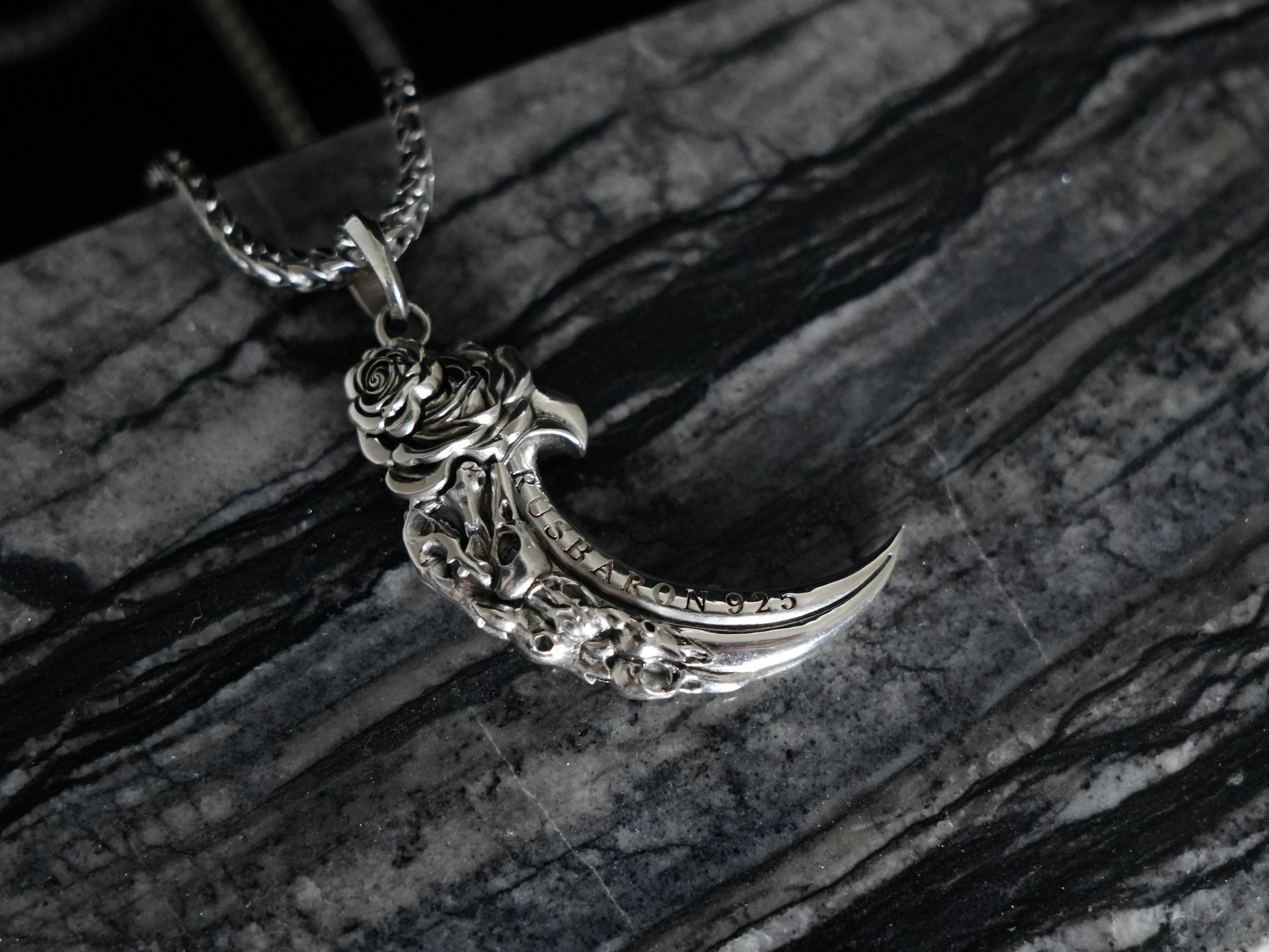 Veles Claw Pendant Magnum - Sterling Silver